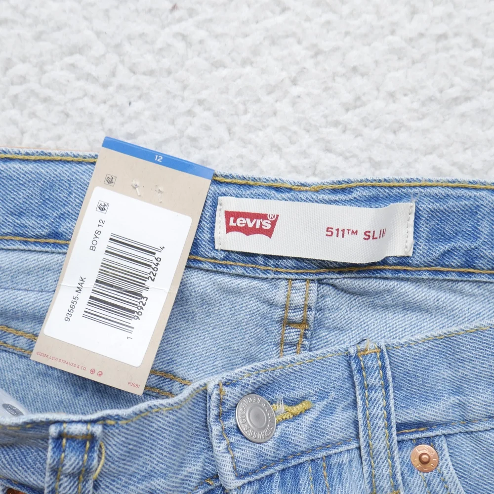 Levis levi youth